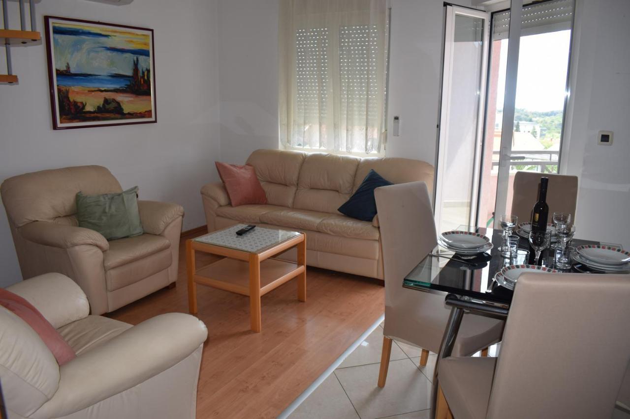 Esperanza Apartment Pula Bagian luar foto