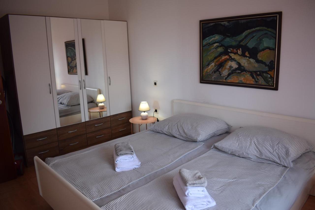 Esperanza Apartment Pula Bagian luar foto